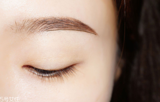 2018秋冬酒紅色眼妝怎么畫？神秘又有女人味的妝容