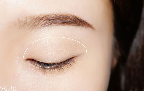 2018秋冬酒紅色眼妝怎么畫？神秘又有女人味的妝容