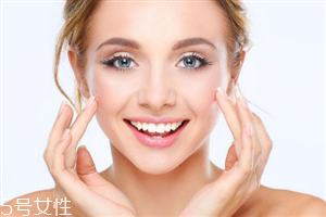 開眼角拆線后怎么清潔眼部？開眼角后可以適當(dāng)洗臉清潔