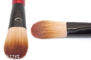 底妝工具該怎么選？干皮適合刷子