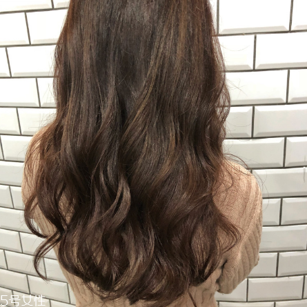 秋冬流行發(fā)色推薦 總有一款你喜歡的發(fā)色 秋冬流行發(fā)色推薦 總有一款你喜歡的發(fā)色