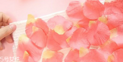 花瓣腮紅怎么做的？貌美又好用