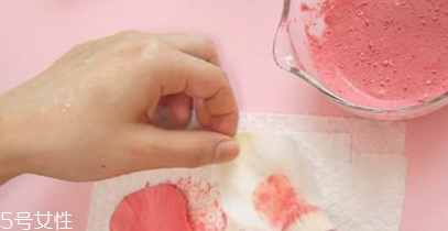 花瓣腮紅怎么做的？貌美又好用