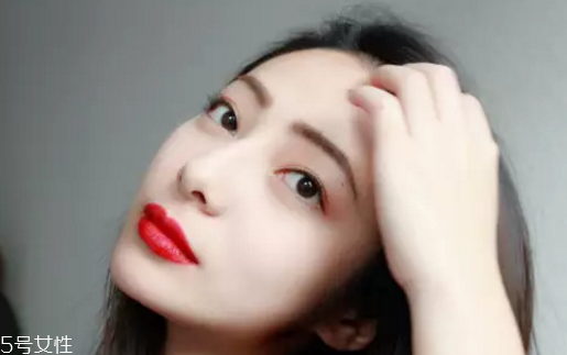 唇釉可以當(dāng)腮紅嗎？唇釉這樣涂最好看