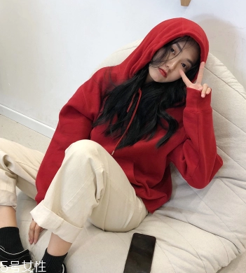 2018流行什么款式的衛(wèi)衣？這些衛(wèi)衣值得一看