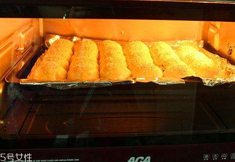 烤箱為什么會冒煙 烤箱冒煙可能存在的問題 烤箱為什么會冒煙 烤箱冒煙可能存在的問題