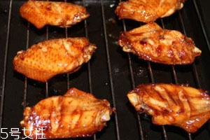 烤箱為什么會冒煙 烤箱冒煙可能存在的問題 烤箱為什么會冒煙 烤箱冒煙可能存在的問題