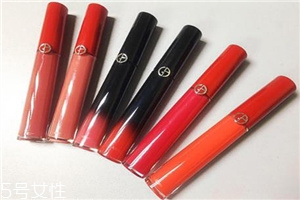 阿瑪尼黑管紅管哪個好？打造鮮艷欲滴的動人雙唇