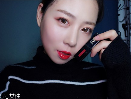 ysl圣羅蘭黑管唇釉哪個(gè)顏色好看？持久度加分