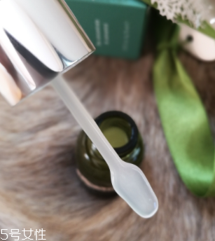 海藍之謎去皺精華用多久能見效？至少3個月