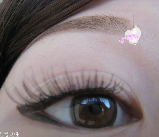 雙眼皮貼哪個(gè)牌子好？雙眼皮貼這樣貼最好看