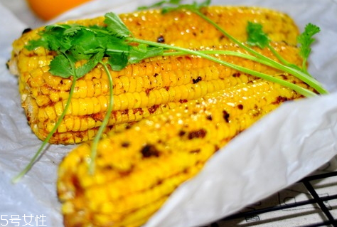 烤箱烤玉米會爆炸嗎 烤箱烤玉米注意事項 烤箱烤玉米會爆炸嗎 烤箱烤玉米注意事項