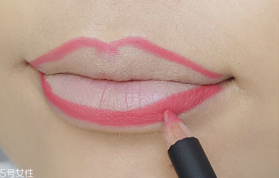啞光口紅適合什么樣的人？這些口紅一樣都不能少