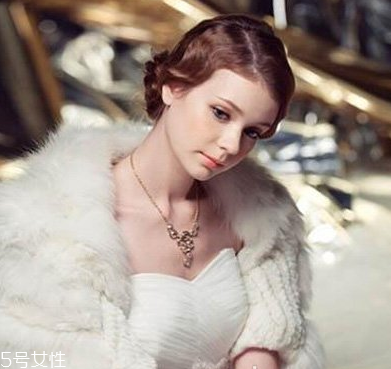 短發(fā)怎么做新娘造型？編發(fā)好看又簡單