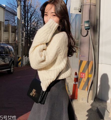 毛衣可以放洗衣機(jī)脫水嗎？毛衣脫水須謹(jǐn)慎