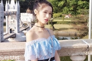 一字肩衣服怎么搭配？時髦精的高端裸露