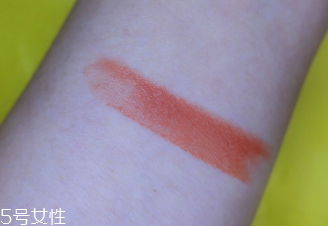 冬天護(hù)膚用霜還是乳？6款適合冬天用的護(hù)膚品推薦