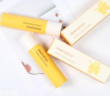 潤唇膏和潤唇啫喱的順序和區(qū)別 潤唇膏和潤唇啫喱的順序和區(qū)別