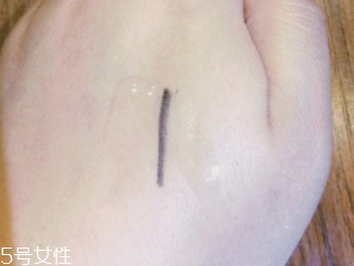 紀(jì)梵希眼線筆好用嗎？防水不暈染的紀(jì)梵希眼線筆