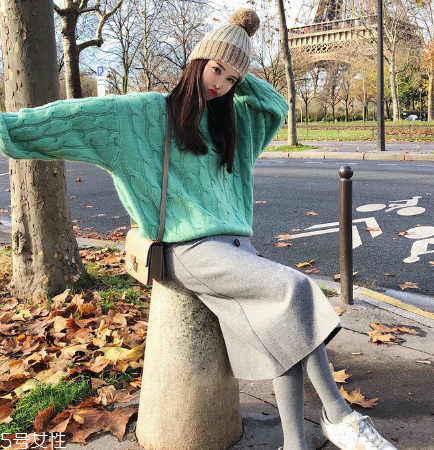 毛衣會(huì)越洗越大嗎？注意清洗和晾曬的方式