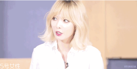 短發(fā)發(fā)尾外翻的發(fā)型怎么弄？誰弄誰美