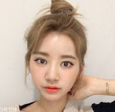 2018短發(fā)和長(zhǎng)發(fā)哪個(gè)顯年輕 這些發(fā)型顯氣質(zhì) 2018短發(fā)和長(zhǎng)發(fā)哪個(gè)顯年輕 這些發(fā)型顯氣質(zhì)