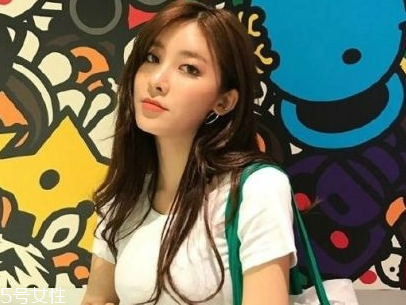 2018短發(fā)和長(zhǎng)發(fā)哪個(gè)顯年輕 這些發(fā)型顯氣質(zhì) 2018短發(fā)和長(zhǎng)發(fā)哪個(gè)顯年輕 這些發(fā)型顯氣質(zhì)