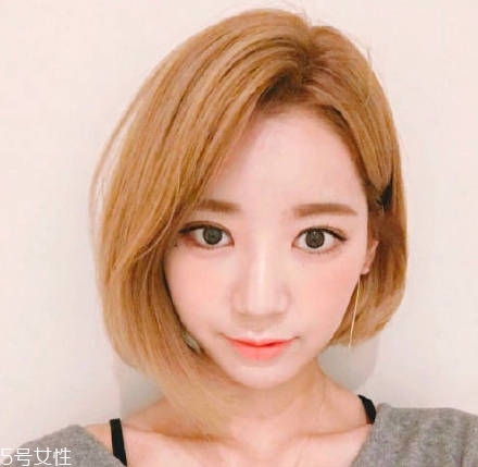 2018短發(fā)和長(zhǎng)發(fā)哪個(gè)顯年輕 這些發(fā)型顯氣質(zhì) 2018短發(fā)和長(zhǎng)發(fā)哪個(gè)顯年輕 這些發(fā)型顯氣質(zhì)