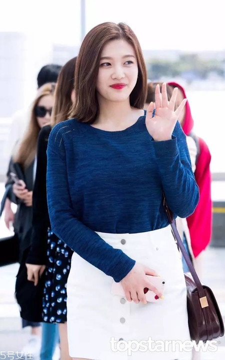 短發(fā)發(fā)尾外翻的發(fā)型怎么弄？誰弄誰美