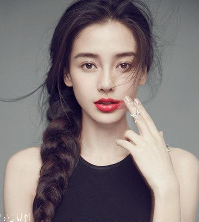 短發(fā)怎么做新娘造型？編發(fā)好看又簡單