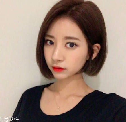 2018短發(fā)和長(zhǎng)發(fā)哪個(gè)顯年輕 這些發(fā)型顯氣質(zhì) 2018短發(fā)和長(zhǎng)發(fā)哪個(gè)顯年輕 這些發(fā)型顯氣質(zhì)