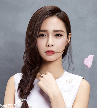 短發(fā)怎么做新娘造型？編發(fā)好看又簡單