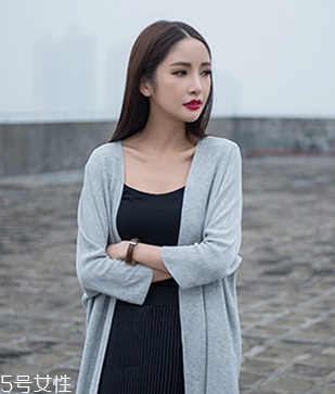 2018短發(fā)和長(zhǎng)發(fā)哪個(gè)顯年輕 這些發(fā)型顯氣質(zhì) 2018短發(fā)和長(zhǎng)發(fā)哪個(gè)顯年輕 這些發(fā)型顯氣質(zhì)