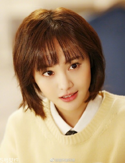 短發(fā)發(fā)尾外翻的發(fā)型怎么弄？誰弄誰美