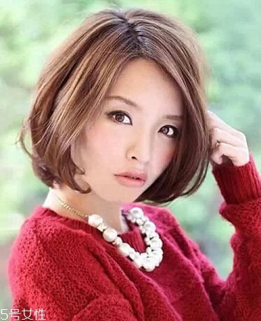 大臉女生適合的短發(fā)發(fā)型 短發(fā)打理步驟 大臉女生適合的短發(fā)發(fā)型 短發(fā)打理步驟