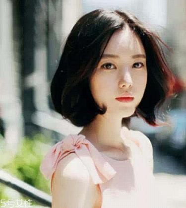 大臉女生適合的短發(fā)發(fā)型 短發(fā)打理步驟 大臉女生適合的短發(fā)發(fā)型 短發(fā)打理步驟