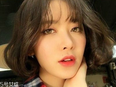 2018短發(fā)和長(zhǎng)發(fā)哪個(gè)顯年輕 這些發(fā)型顯氣質(zhì) 2018短發(fā)和長(zhǎng)發(fā)哪個(gè)顯年輕 這些發(fā)型顯氣質(zhì)