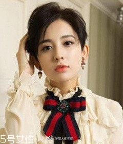 短發(fā)發(fā)尾外翻的發(fā)型怎么弄？誰弄誰美