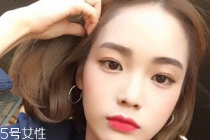 短頭發(fā)染什么顏色好看洋氣顯白？短發(fā)這樣弄好看又大方