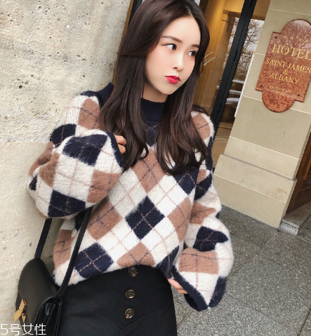 毛衣買小了怎樣能變大？跟著小編這樣做