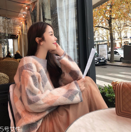 毛衣掉色嚴重還能穿嗎？小心患上皮膚病