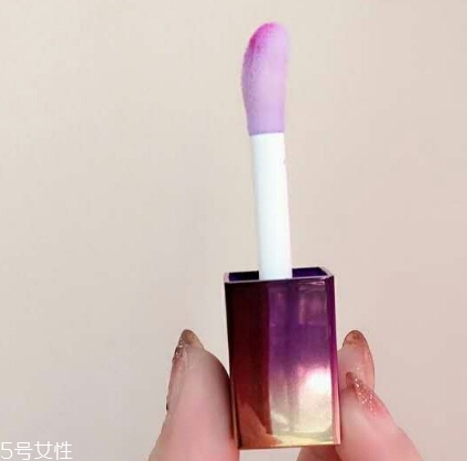 唇蜜怎么涂？一步一步打造嘟嘟唇