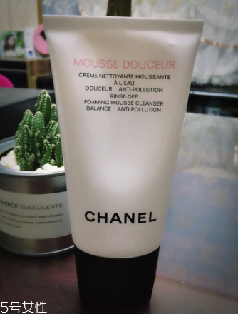 香奈兒山茶花洗面奶使用測(cè)評(píng) 味道很高級(jí) 香奈兒山茶花洗面奶使用測(cè)評(píng) 味道很高級(jí)