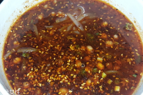 酸辣粉怎么泡泡多久 美味酸辣粉的吃法 酸辣粉怎么泡泡多久 美味酸辣粉的吃法