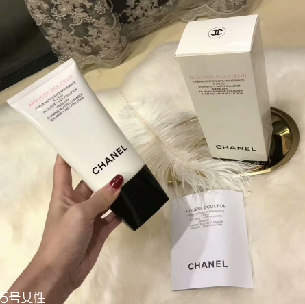 香奈兒山茶花洗面奶使用測(cè)評(píng) 味道很高級(jí) 香奈兒山茶花洗面奶使用測(cè)評(píng) 味道很高級(jí)