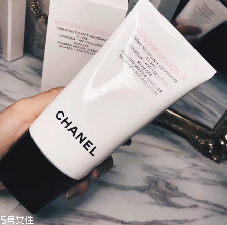 vidivici洗面奶和香奈兒洗面奶哪個(gè)好用 vidivici洗面奶和香奈兒洗面奶哪個(gè)好用