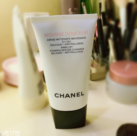 vidivici洗面奶和香奈兒洗面奶哪個(gè)好用 vidivici洗面奶和香奈兒洗面奶哪個(gè)好用