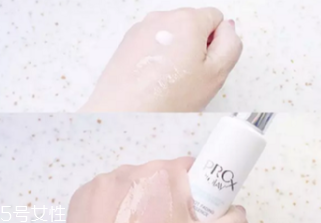 臉上有斑點怎么去除？食療/精華/面膜三管齊下