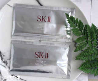 臉上有斑點怎么去除？食療/精華/面膜三管齊下