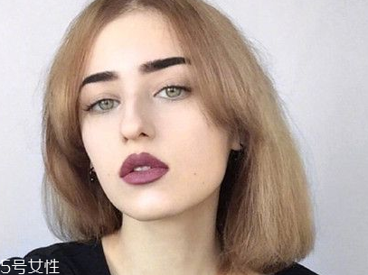 短頭發(fā)染什么顏色好看洋氣顯白？短發(fā)這樣弄好看又大方